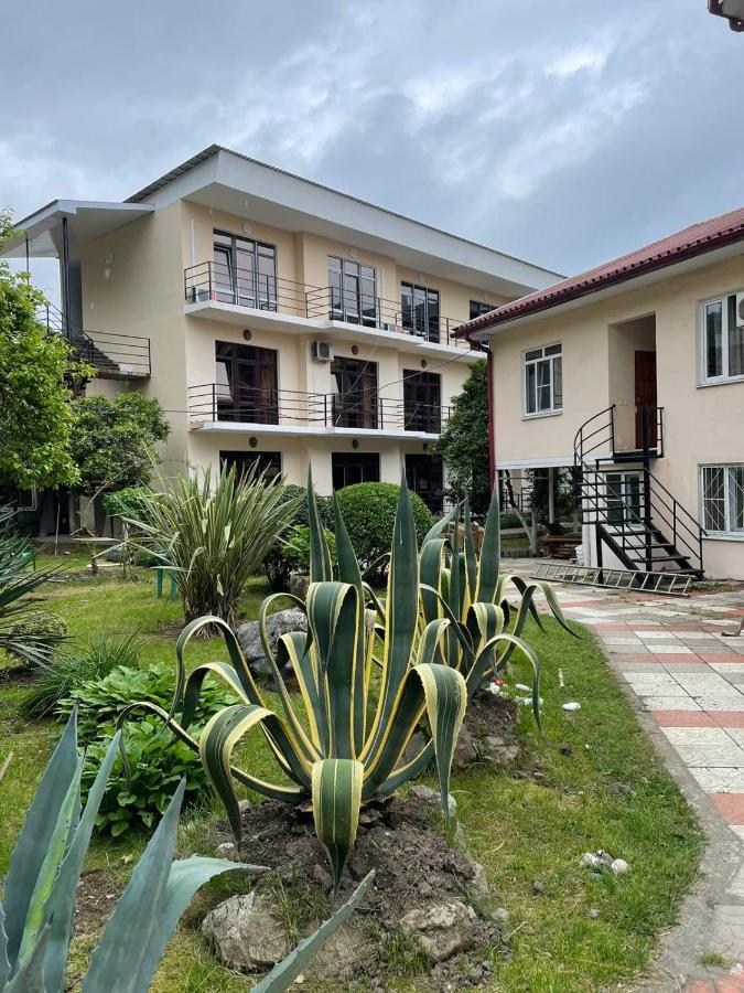 Guest House Dali Γκάγκρα Εξωτερικό φωτογραφία